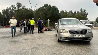Burdur’da kavşak kazası motosiklet sürücüsünü hastanelik etti
