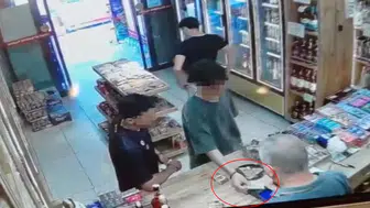 Orhangazi'de yolda buldukları kredi kartıyla keyfi alışveriş yaptılar