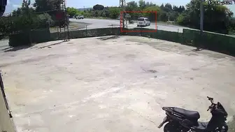 Hatay'da motosiklet kazası kameraya yansıdı