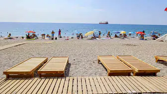 Antalya plajlarına yerli üretim ahşap şezlong dönemi