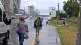 İstanbul güne yağmurla uyandı