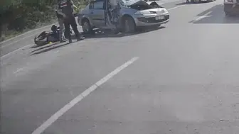Zonguldak'ta motosiklet sürücüsü akaryakıt istasyonuna dönen otomobille çarpışıp can verdi