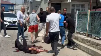 Kocaeli’de sokak ortasında vahşet Mahalleli saldırganı linç etmek istedi