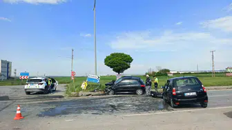 Yozgat'ta iki otomobil kavşakta birbirine girdi 7 yaralı