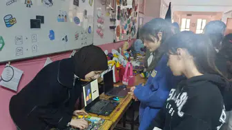 Muradiye'de lise tercihi yapacak gençler mesleklerle tanıştı