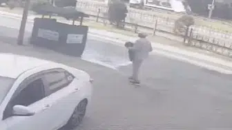 Sultangazi'de bir dükkana düzenlenen silahlı saldırı güvenlik kamerasında