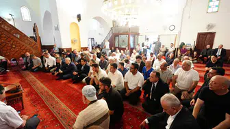 Ferdi Zeyrek anmasında Özgür Özel ve Mansur Yavaş buluşması