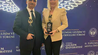 Öğrenciler belirledi, Türkiye'nin tanınmış isimleri ödüllerini aldı