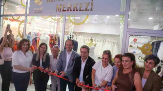 Efeler’de evlenecek çiftlere ücretsiz kıyafet desteği başladı