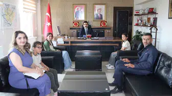 Tomarza’da en çok kitap okuyan üç öğrenciye ödül
