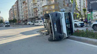 Eskişehir’de servis kazası ucuz atlatıldı