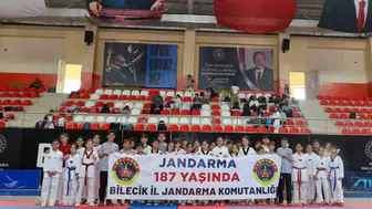 Bilecik’te minik sporculardan jandarmaya 187’nci yıl kutlaması