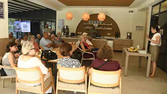 Kuşadası’nda 60 yaş üstüne sağlıklı beslenme eğitimi