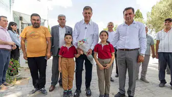 Cemil Tugay İzmir’in en uzak noktasında saha turuna başladı