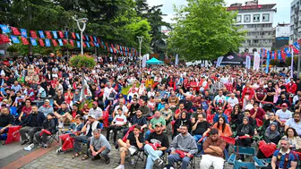 Trabzon Meydanı milli maç için dev ekrana kilitlendi