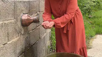 Rize’de çeşmeye bakır güğüm dokunuşu