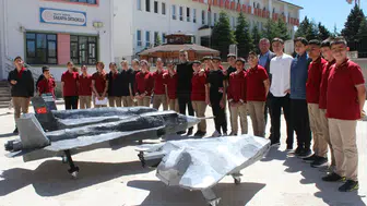 Malatyalı öğrencilerden geri dönüşümle milli gurur maketleri