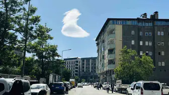 Yüksekova semalarında beliren sıra dışı bulutlar görenleri şaşırttı