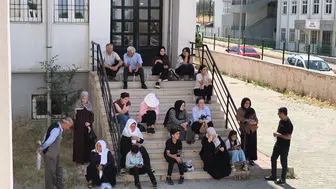 Şırnak’ta üniversite sınavı trafiği Polis öğrencileri okul kapısına yetiştirdi