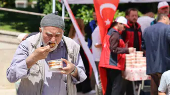 Sivas’ta Muharrem ayı bereketi aşure kazanlarında kaynadı