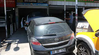 Diyarbakır'da sıcaklar bastırdı sürücüler sanayide klima sırasına girdi