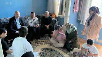 AK Parti vekilleri pazar tezgahlarında seçmeni dinledi