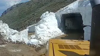Bingöl’de yaz mevsimi kapıya dayandı ama karlar erimedi
