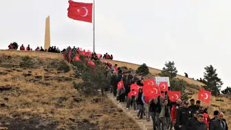 Kop Dağı'ndaki tarihi savunma hatları gün yüzüne çıkarılıyor