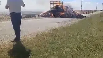 Lüleburgaz yolunda saman balyaları küle döndü
