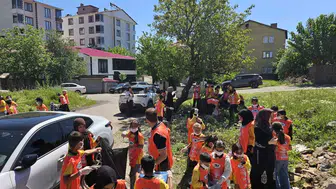 Bingöl’de öğrenciler temiz bir gelecek için sahaya indi