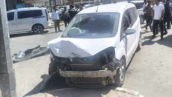 Birecik’te kavşak kazası güvenlik kamerasına böyle yansıdı