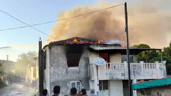 Ayvalık Küçükköy’de boş binada korkutan yangın