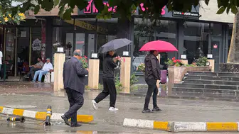 Iğdır’da aniden bastıran yağmur hayatı felç etti