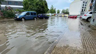 Fatsa'da sağanak trafiği kilitledi