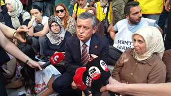 Özgür Özel'den öğretmenler için Meclis'e acil eylem çağrısı