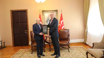 Özel Harekat Başkanı Ünsal Hayal'den Bahçeli'ye sembolik ziyaret