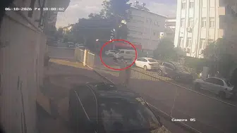 Antalya’da motosiklet kazası kask sayesinde ucuz atlatıldı