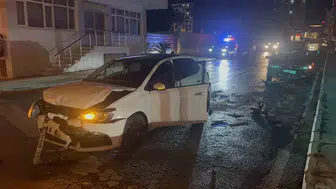 Elazığ’da üç otomobil birbirine girdi