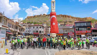 Bayburt sokakları sağlıklı yaşam için bisikletlilerle doldu