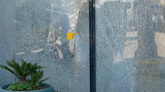 Antalya’da oto galeriye kurşun yağdıran saldırganlar kaçtı