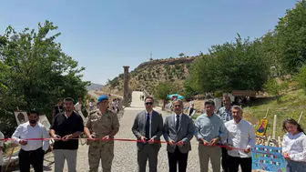 Tarihi Cendere Köprüsü bu kez öğrencilerin renkli dünyasına ev sahipliği yaptı
