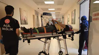 İnegöl'de ticari araç yoldan çıktı