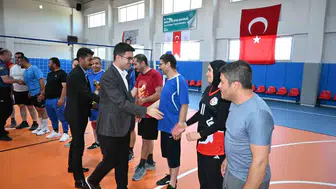 Sarıoğlan’da file heyecanı kupa töreniyle noktalandı