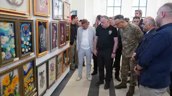 Vanlı mahkumların elinden çıkan 209 sanat eseri görücüye çıktı