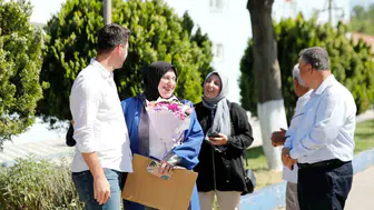 42 yıl sonra gelen diploma Kadriye Ülke üniversiteyi bitirdi