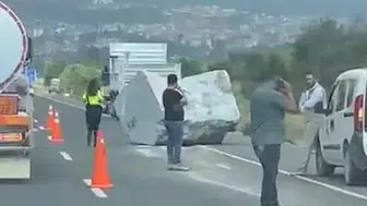 Yatağan yolunda dev mermer blok dehşeti