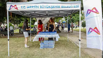 Mersin'de LGS sınavı günü belediyeden öğrencilere destek