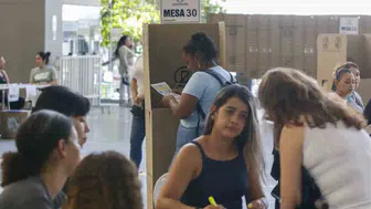 Kolombiya seçimlerinde ibre ikinci tura döndü