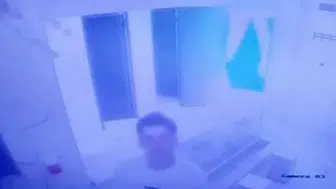 Konya’da pes dedirten hırsızlık Önce aynaya baktılar sonra kamerayı söktüler
