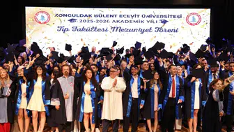 Zonguldak’ta yeni mezun hekimler beyaz önlüklerini giydi